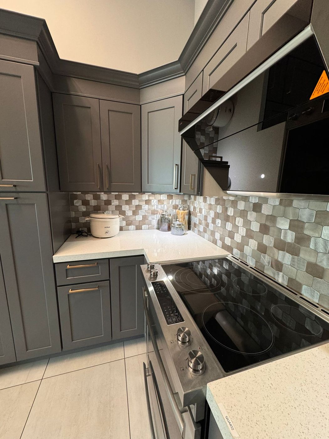 Professional range kitchen finish